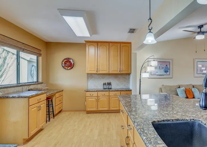 Quiet W/ Spacious Yard In Havasu *
