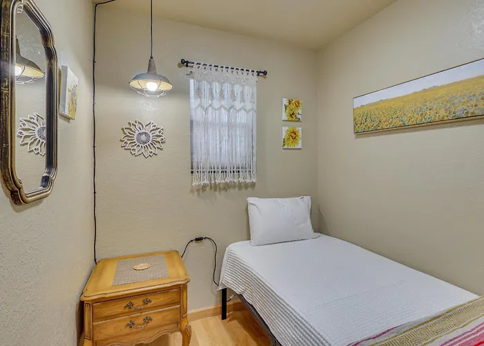 Quiet W/ Spacious Yard In Havasu